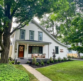 Walnut Inn, Village of East Aurora. - Photo 1