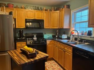 Comfortable Furnished Room with Full Home Access in a Quiet Martinsburg Neighborhood - Photo 4