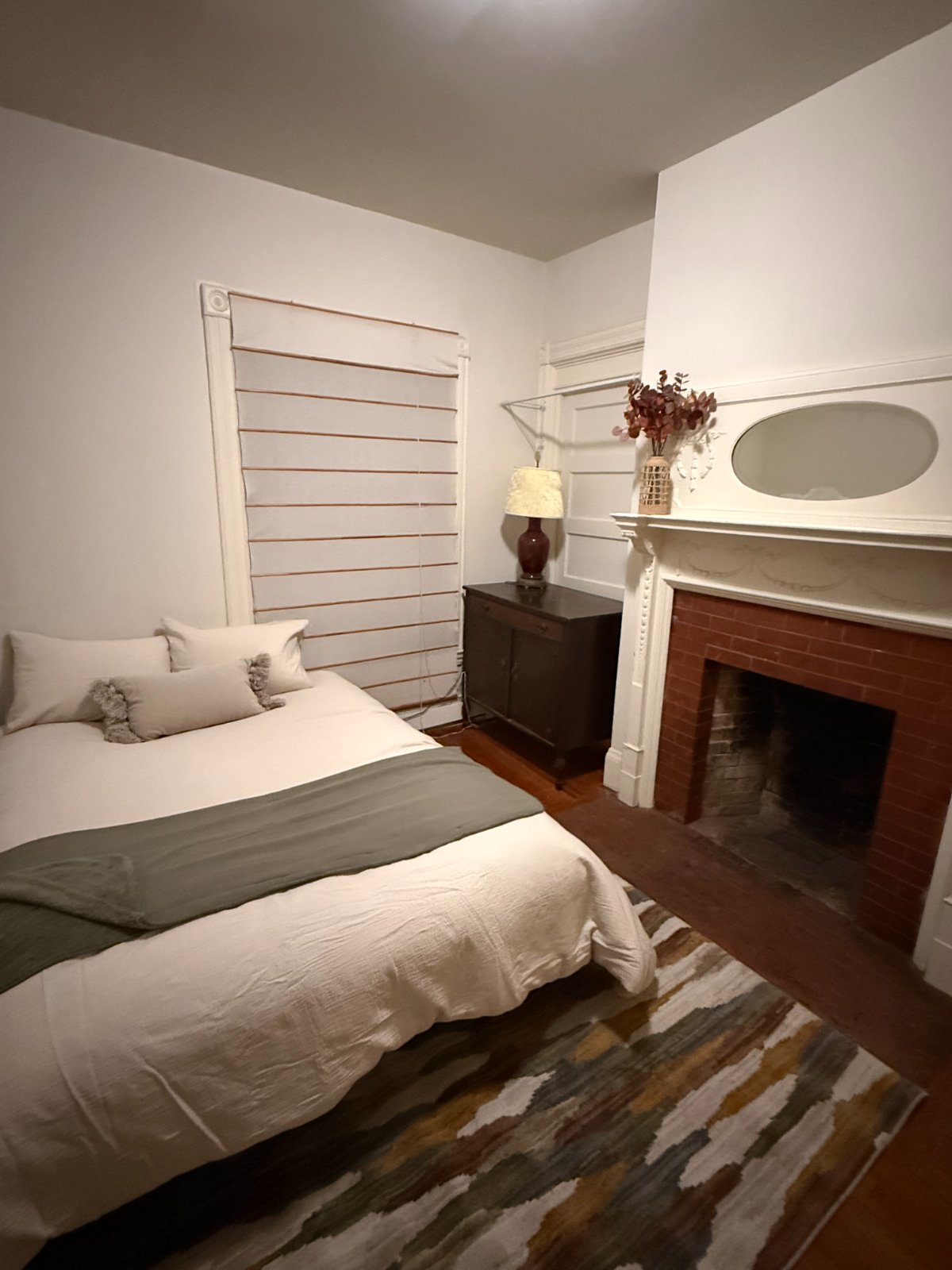 3 bedroom apartment in historic home Hill Section - Photo 3