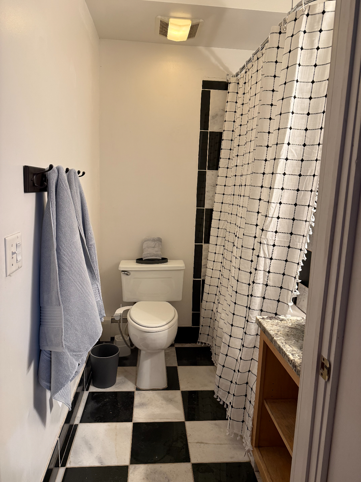 3 bedroom apartment in historic home Hill Section - Photo 6