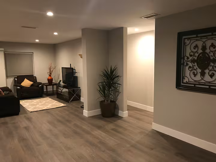 Modern 4BR Home with Designer Kitchen, Spacious Living Areas & Comfortable Bedrooms - Photo 5