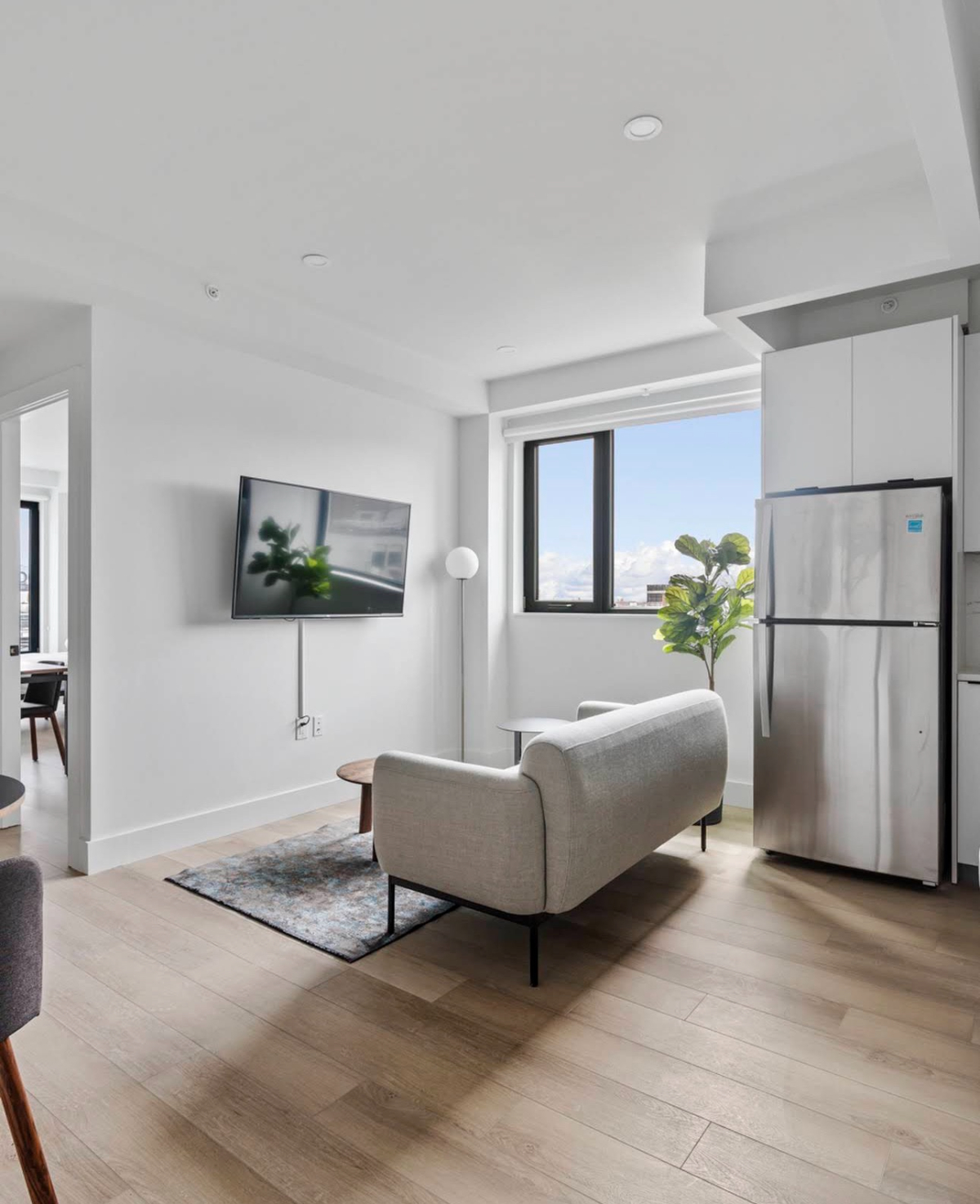 East Harlem one-bedroom with rooftop lounge, golf simulator, spa, and billiards room - Photo 2