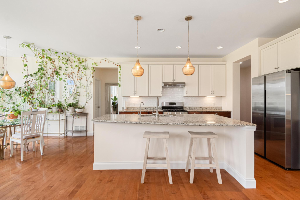 GORGEOUS Spacious 4BR Home with Fireplace, Deck & Community Amenities - Photo 5