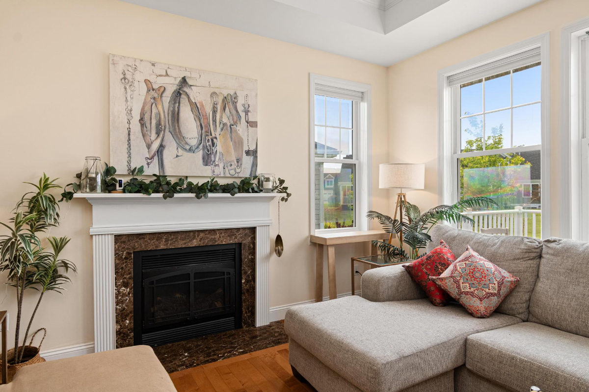 GORGEOUS Spacious 4BR Home with Fireplace, Deck & Community Amenities - Photo 3