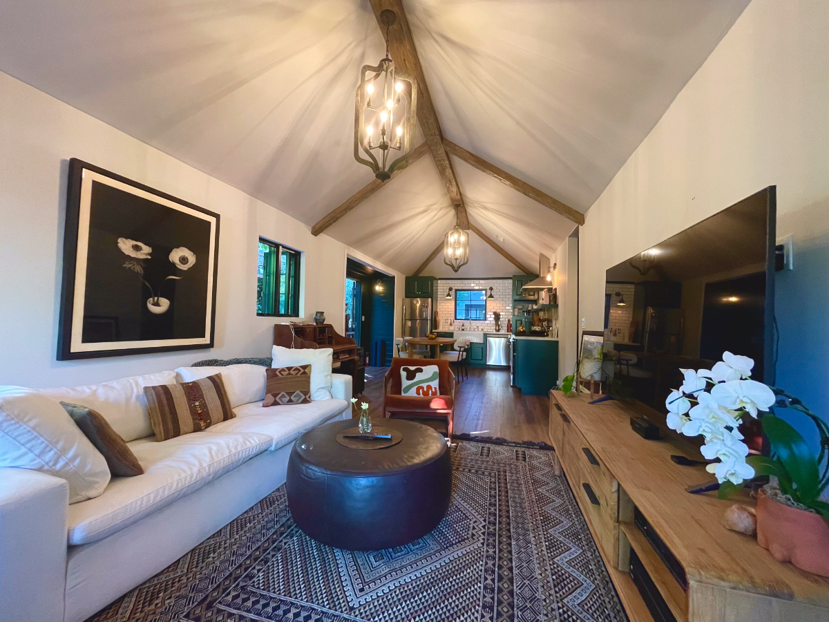 Venice Bungalow Dream Home - Photo 4