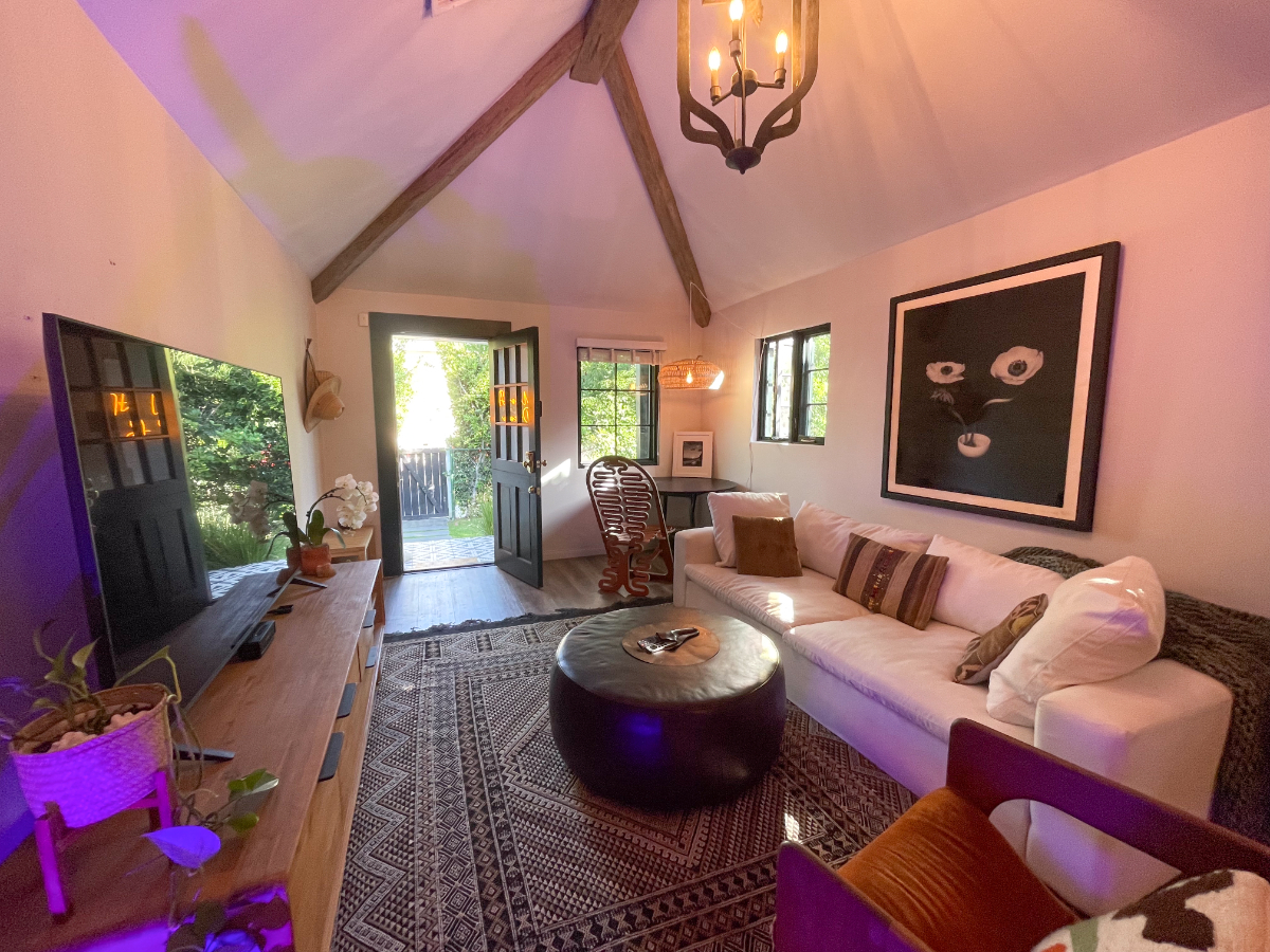 Venice Bungalow Dream Home - Photo 6