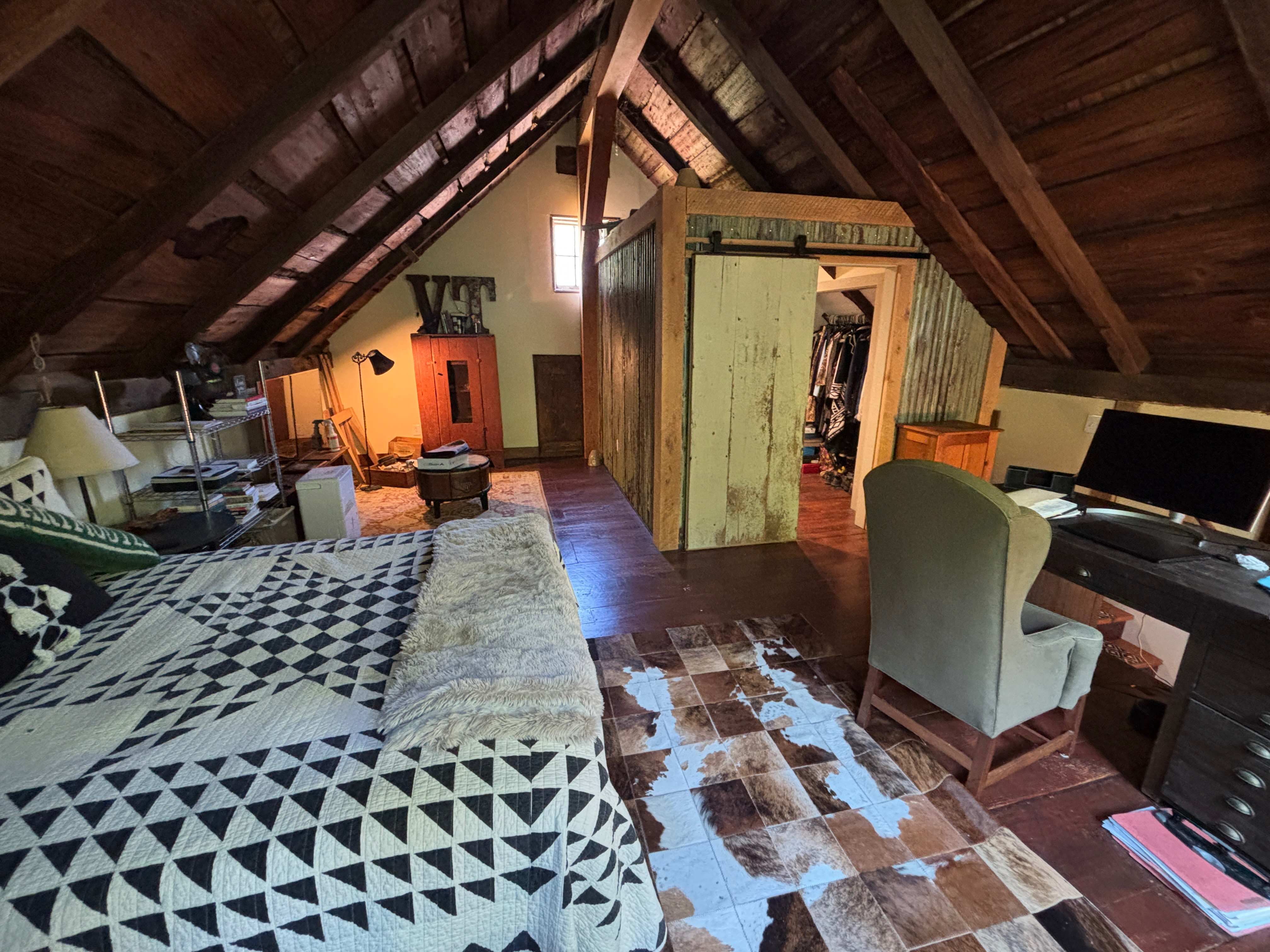 Cozy Guesthouse with private patio on a babbling brook - Photo 7