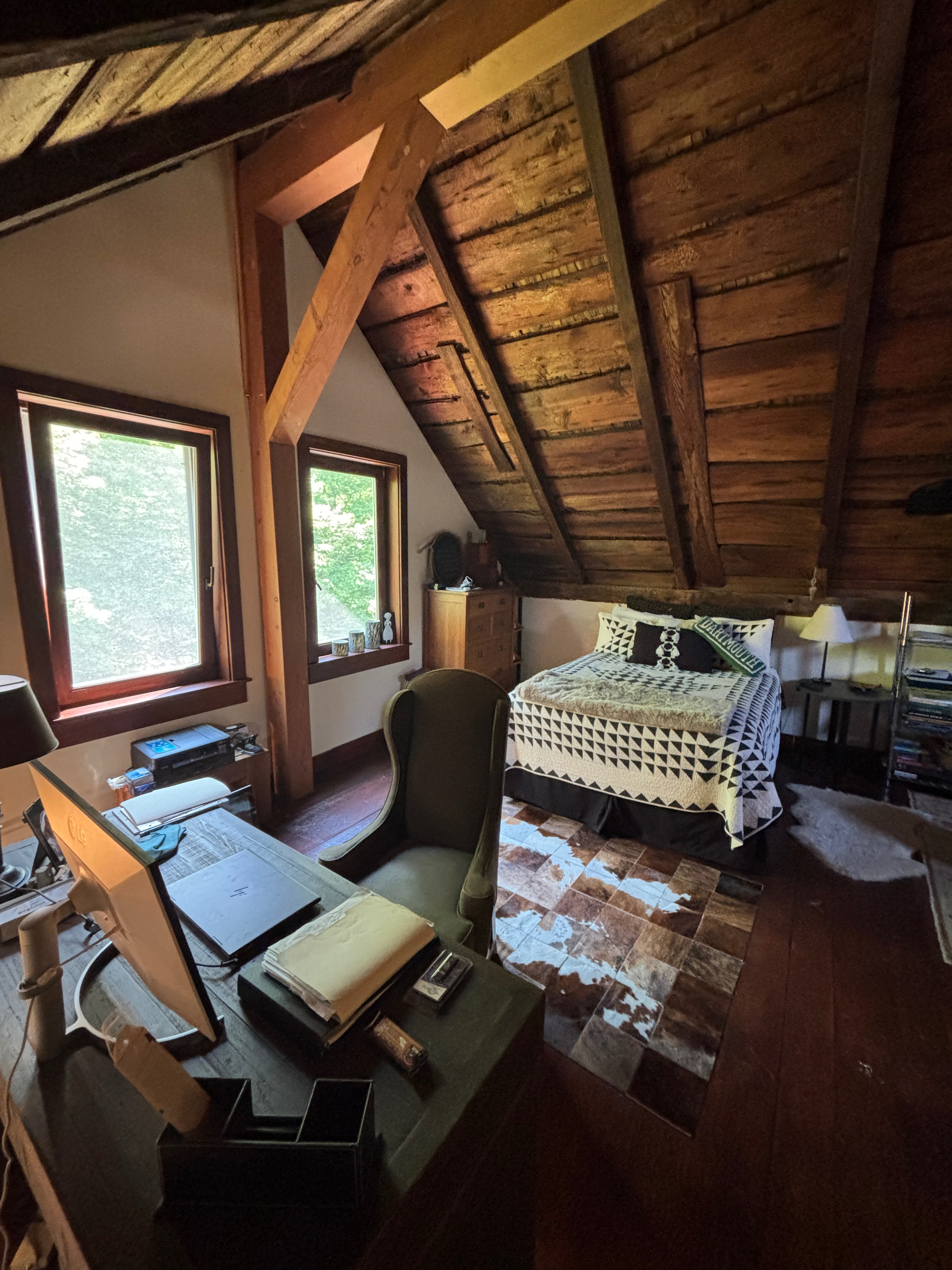 Cozy Guesthouse with private patio on a babbling brook - Photo 8