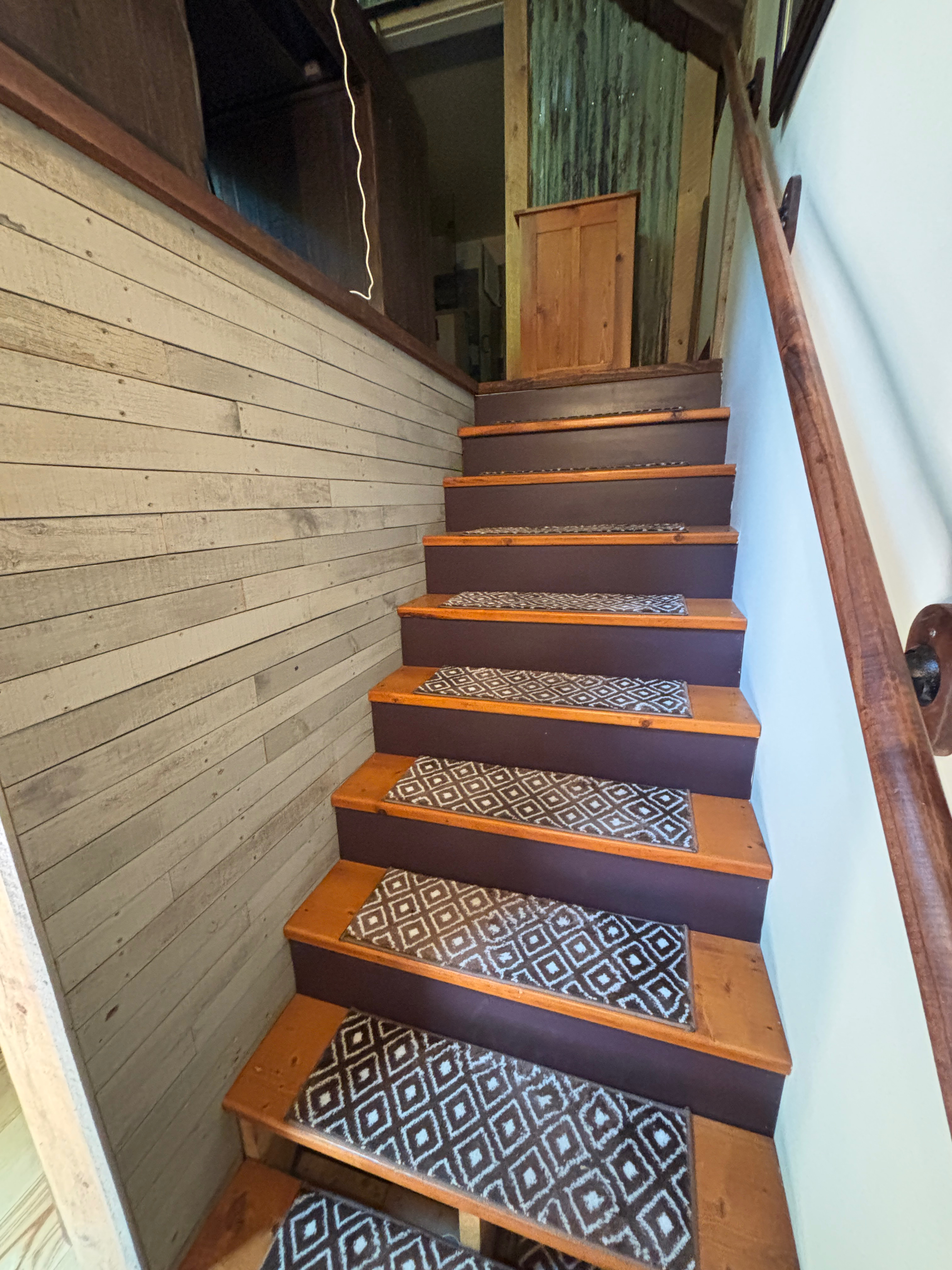 Cozy Guesthouse with private patio on a babbling brook - Photo 6