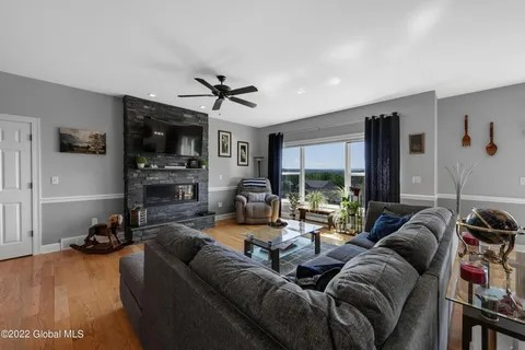 Welcome to The View at Morgan Court - a quiet, upscale neighborhood in Stillwater, NY ideally situat - Photo 2