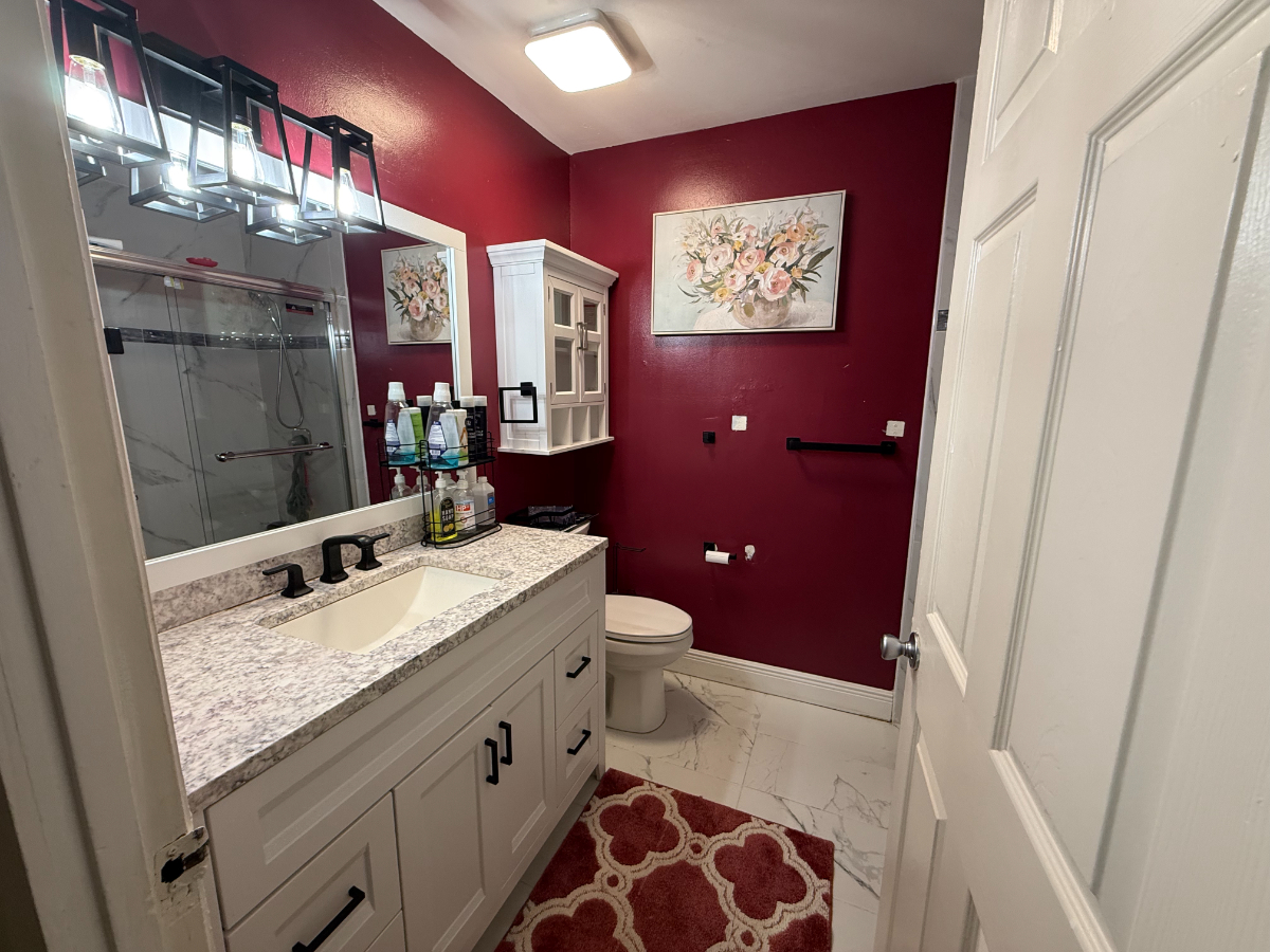 Comfortable Room Rental in Boynton Beach with Pool, Tennis Courts & Shared Spaces - Photo 12