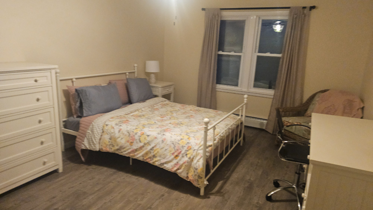 Recently renovated,cozy 3 bedroom home with beautiful views - Photo 9