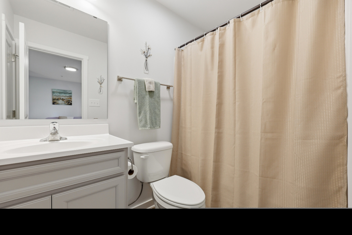 Private Suite 6 mi to Berkeley Medical Center - Photo 11