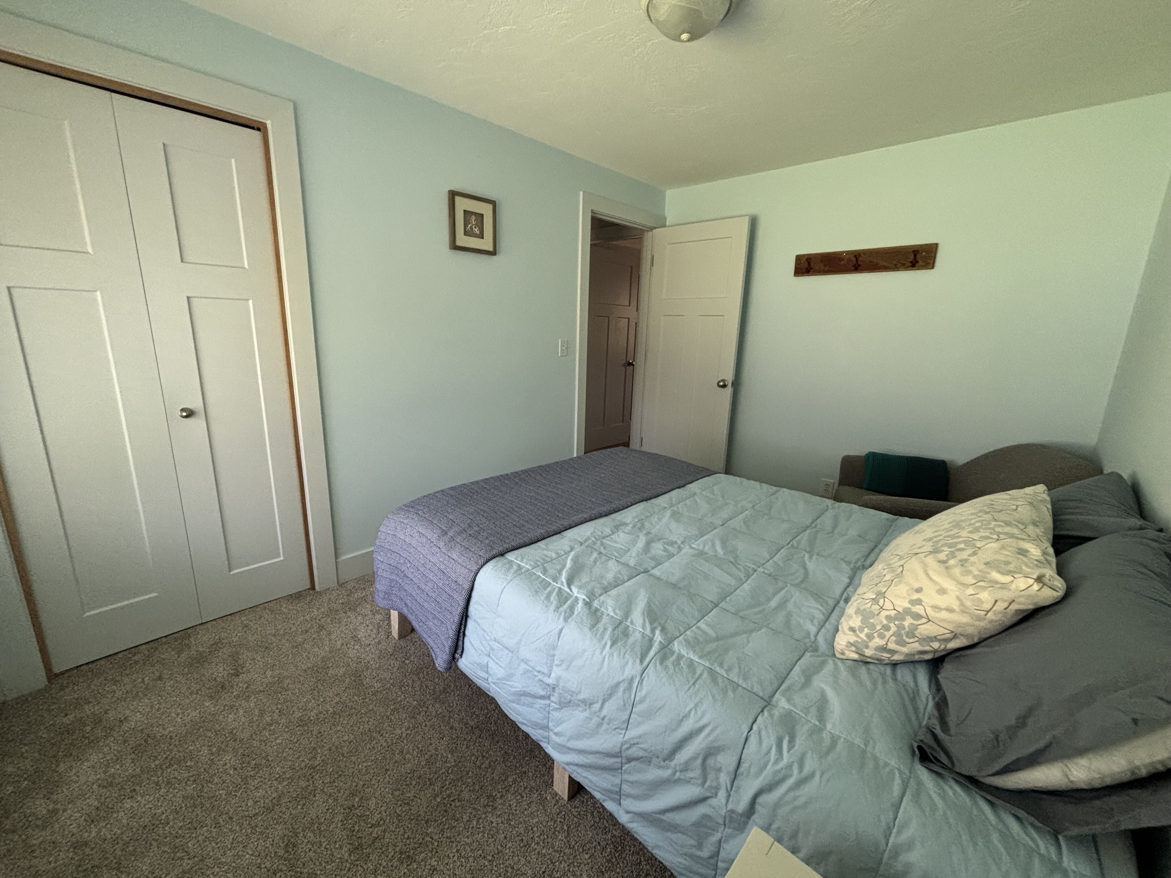 Private room plus bonus room within a shared house - Photo 6