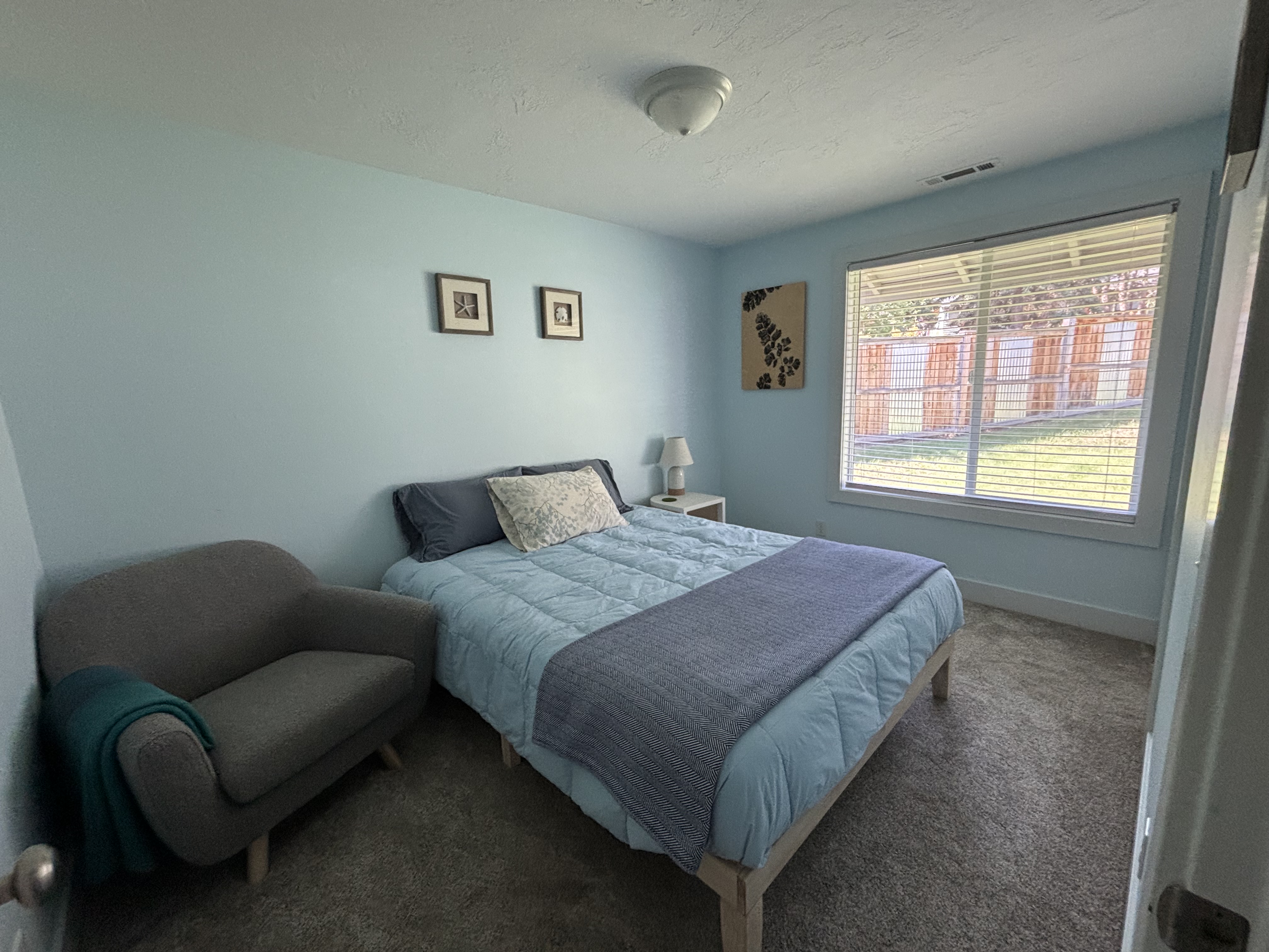 Private room plus bonus room within a shared house - Photo 4