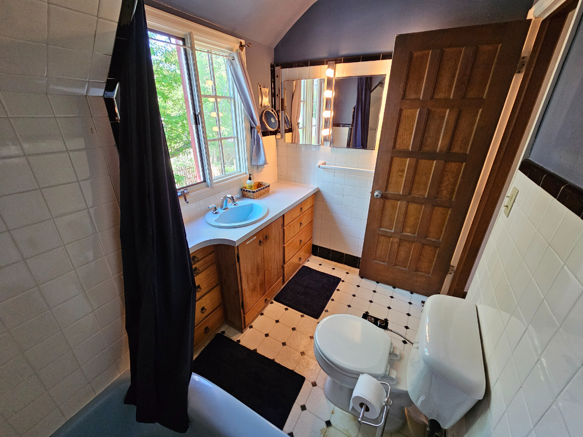 The Hollo House - Photo 7