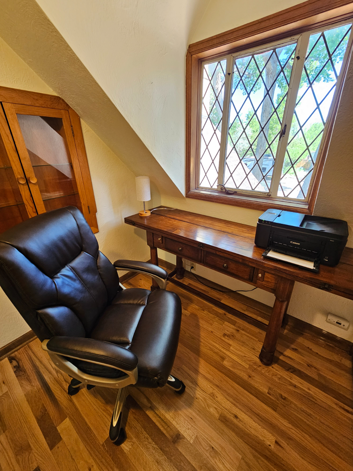 The Hollo House - Photo 8