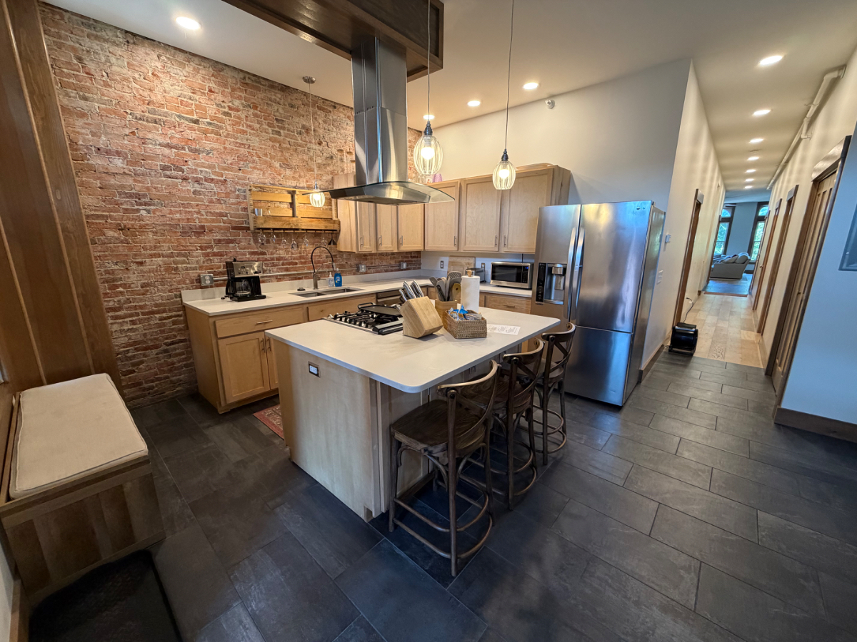 Condo Fully Furnished Near Downtown and Hospital - Photo 2