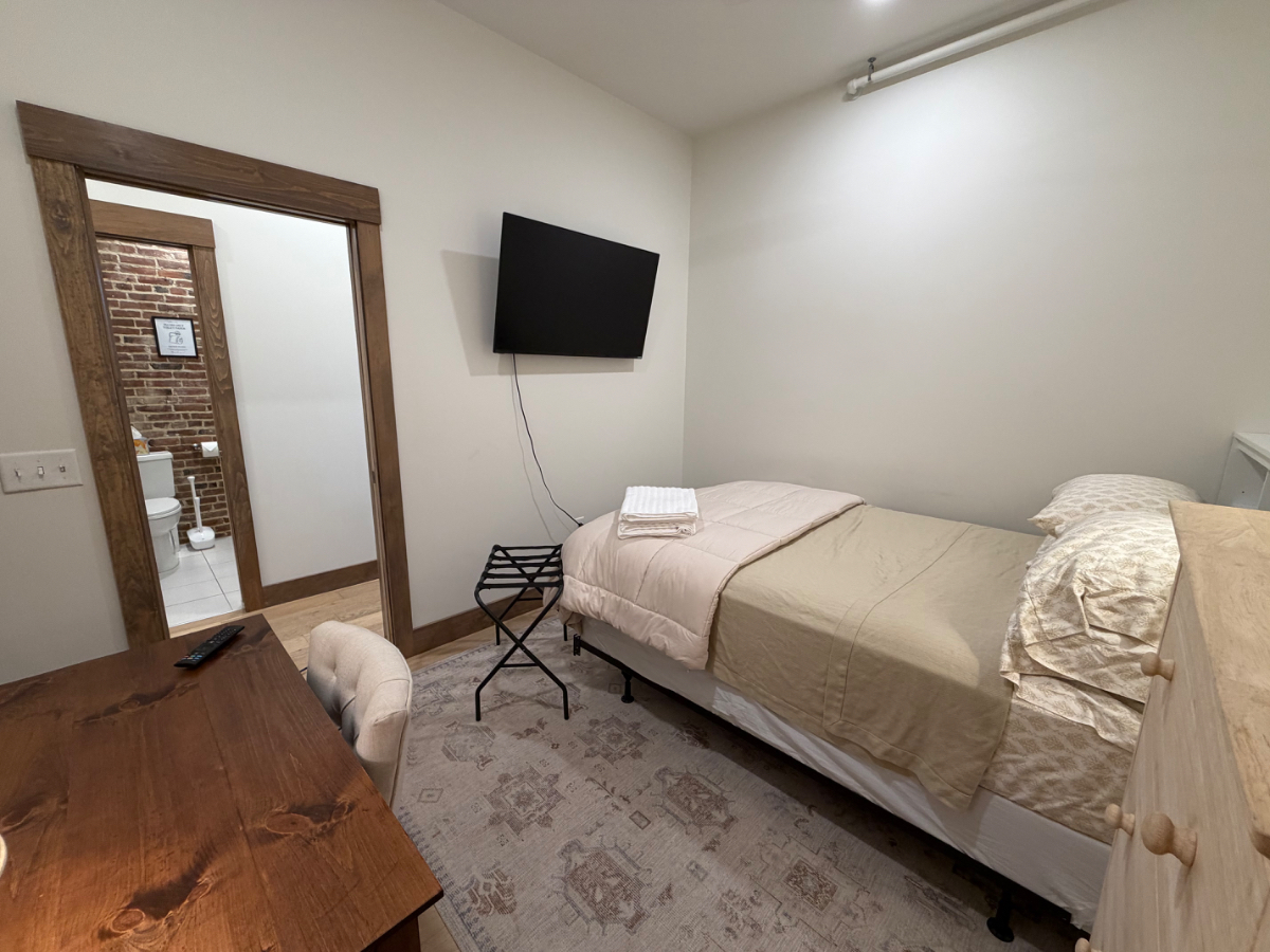 Condo Fully Furnished Near Downtown and Hospital - Photo 11