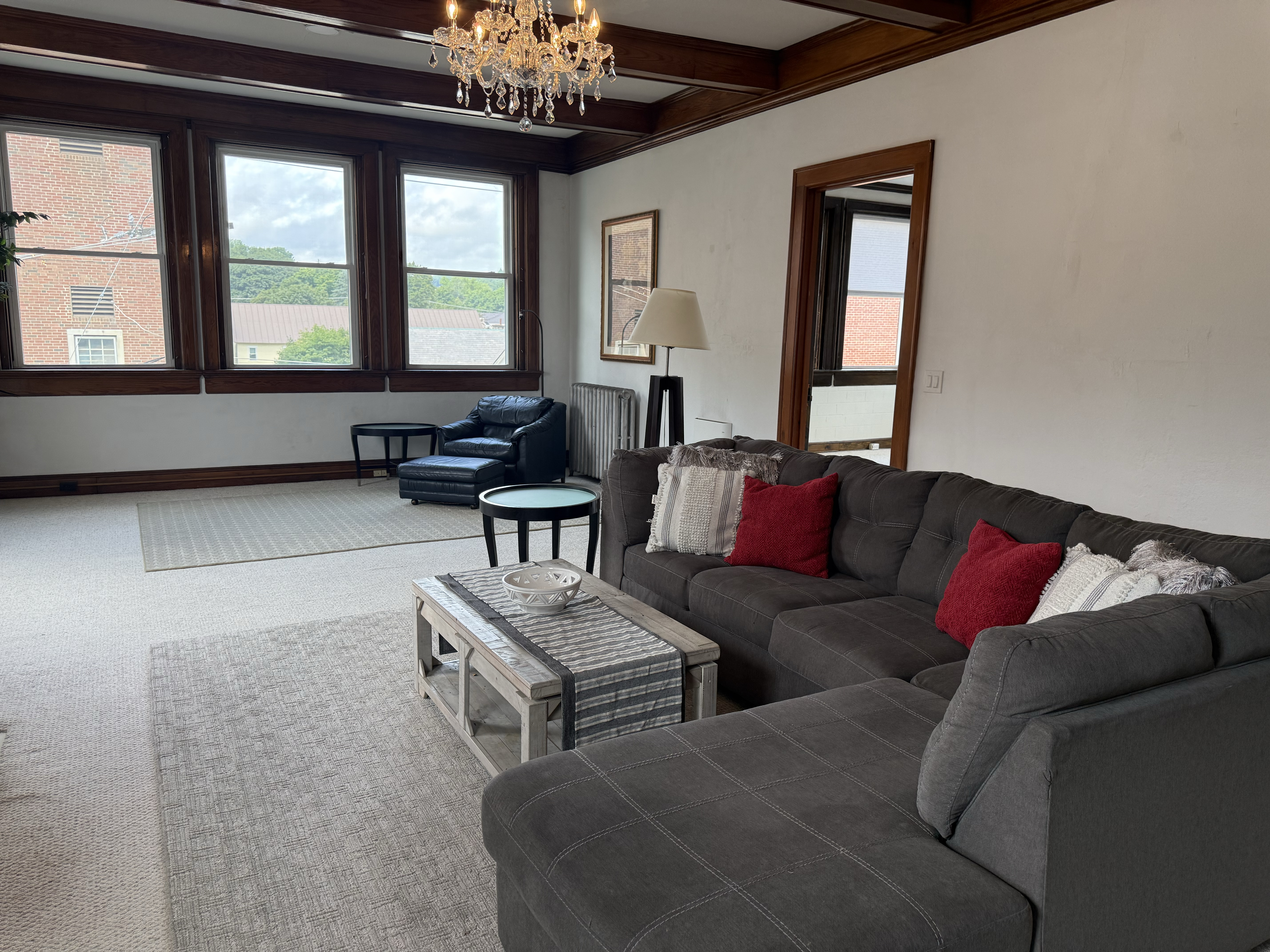 Spacious Downtown Penthouse in White River Junction - 3 Bedrooms, 2 Living Areas & Walkable Location - Photo 4
