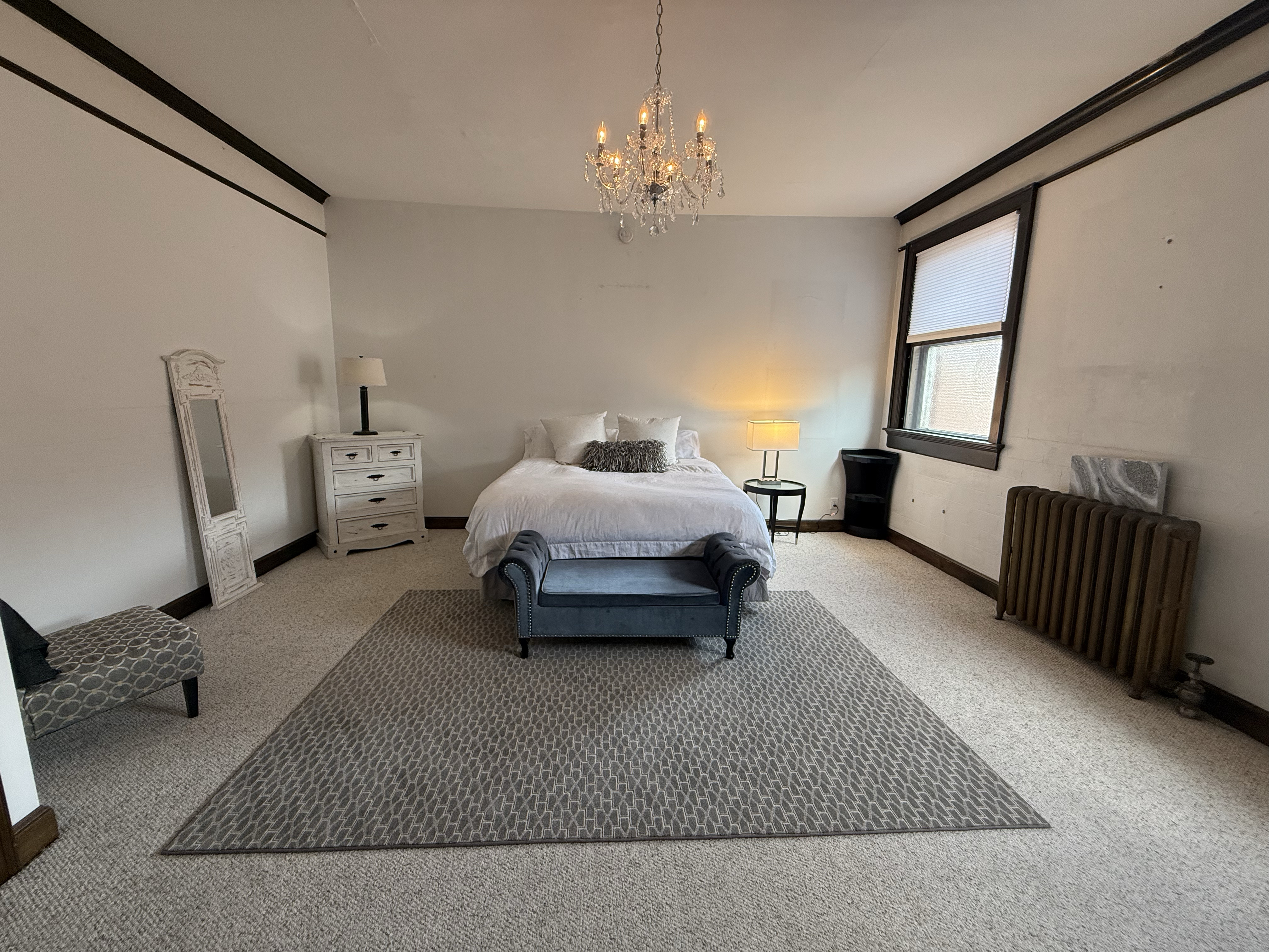 Spacious Downtown Penthouse in White River Junction - 3 Bedrooms, 2 Living Areas & Walkable Location - Photo 9