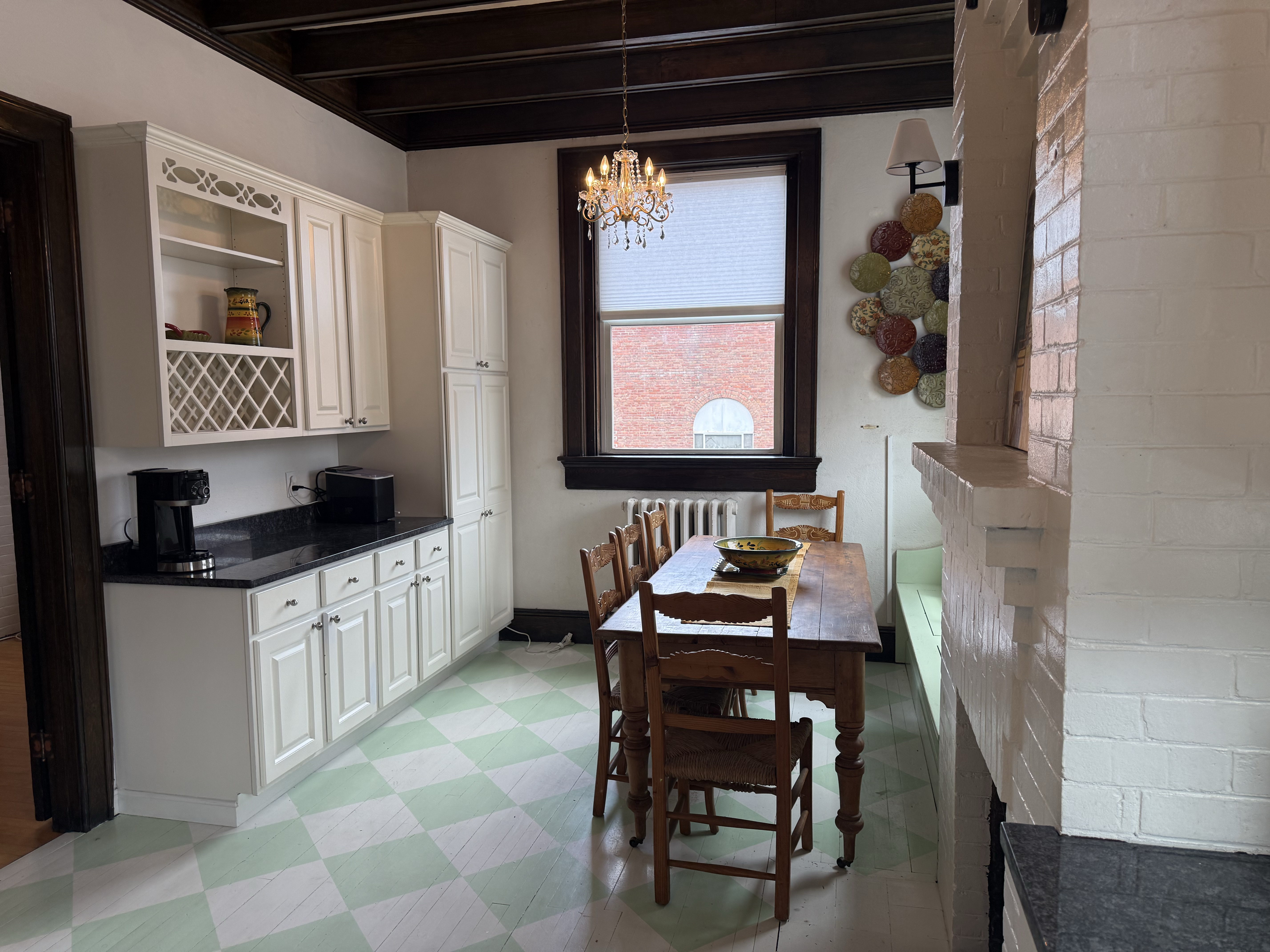 Spacious Downtown Penthouse in White River Junction - 3 Bedrooms, 2 Living Areas & Walkable Location - Photo 8