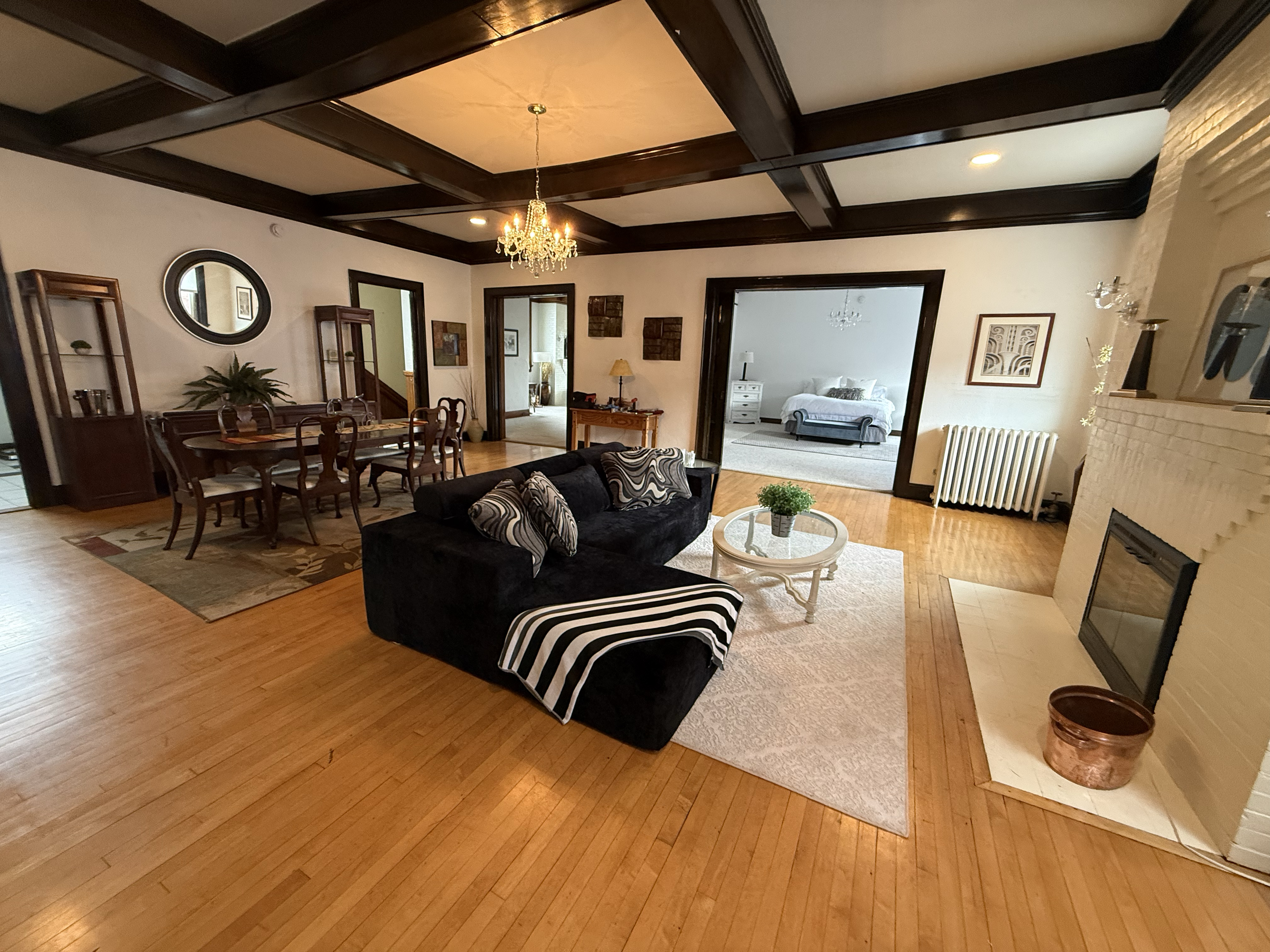 Spacious Downtown Penthouse in White River Junction - 3 Bedrooms, 2 Living Areas & Walkable Location - Photo 1