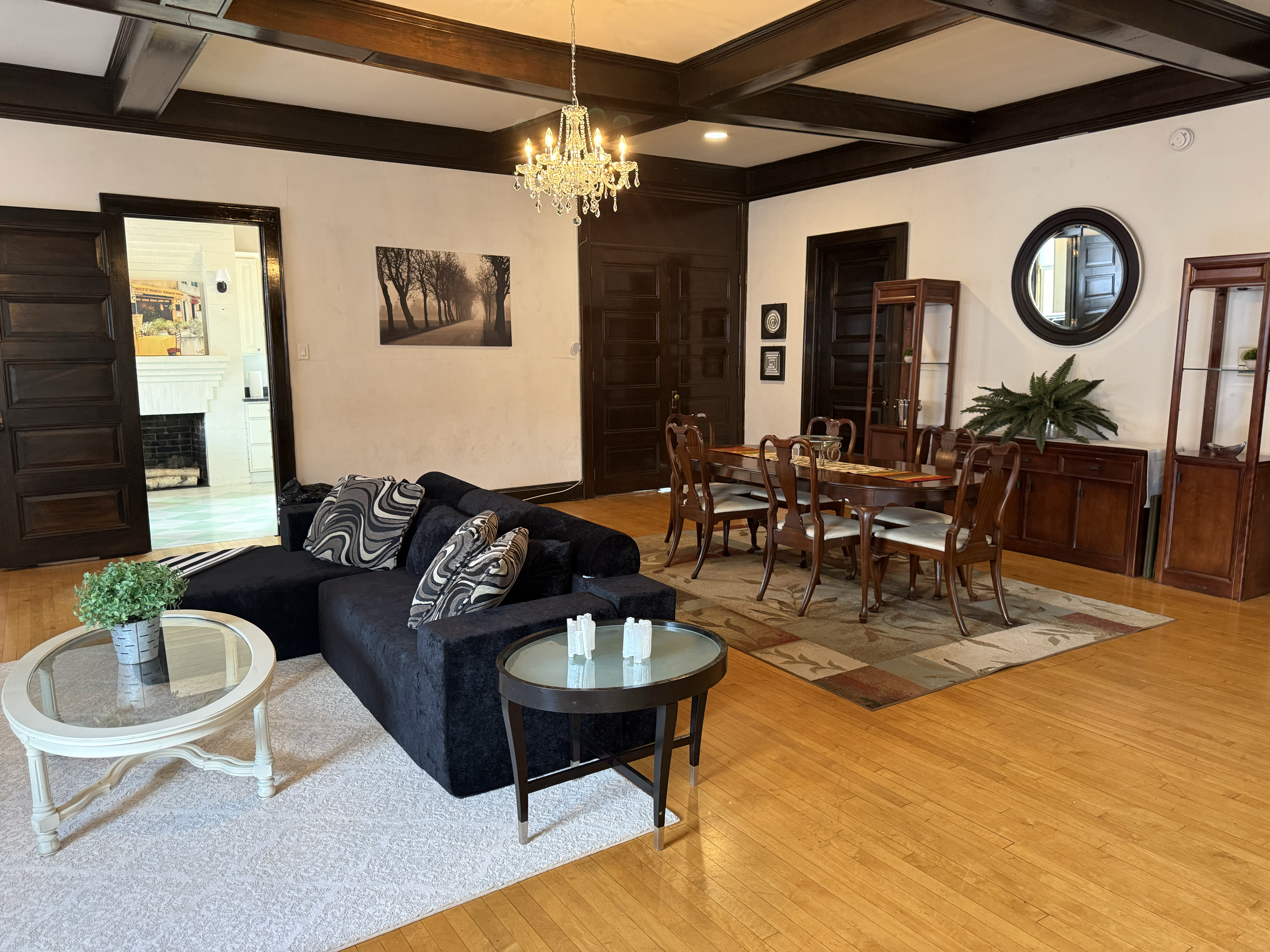 Spacious Downtown Penthouse in White River Junction - 3 Bedrooms, 2 Living Areas & Walkable Location - Photo 3