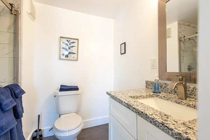 Private Suite by CLE Clinic - Room 1 - Photo 12