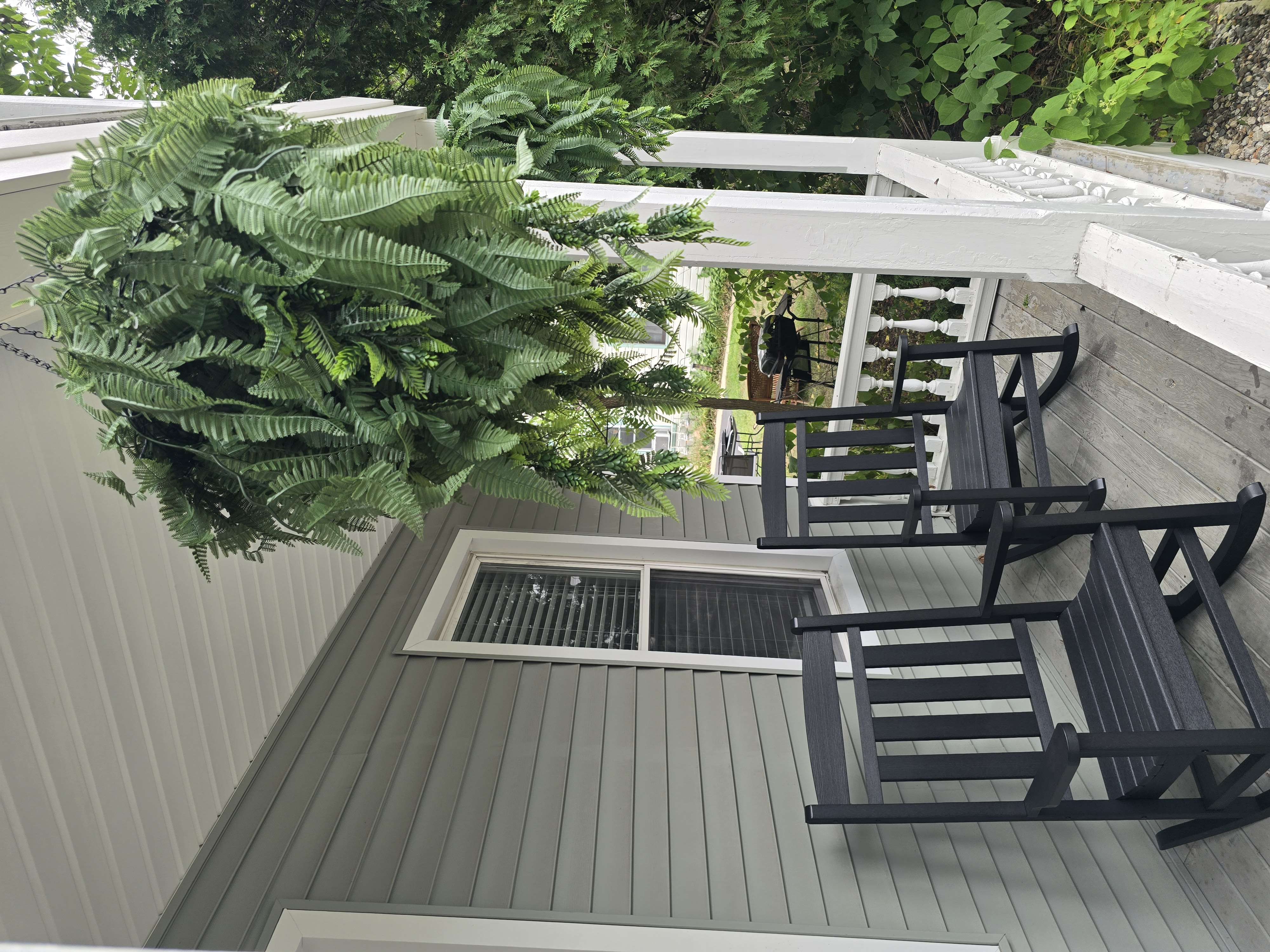 Freshly Renovated 2 bed 1 bath private apartmentwith lots of natural light in the heart of Saratoga  - Photo 6