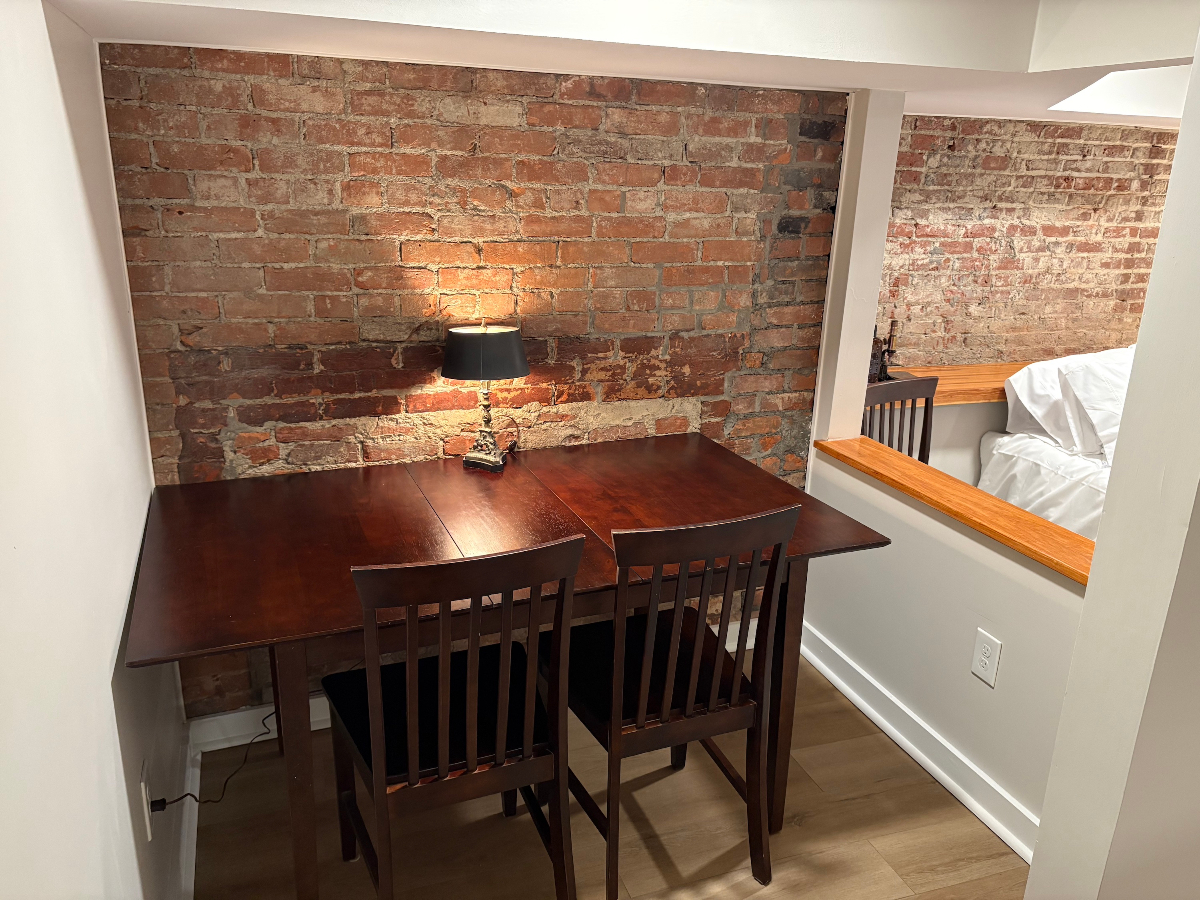 Professional Mid-term Housing Troy, NY - Photo 11