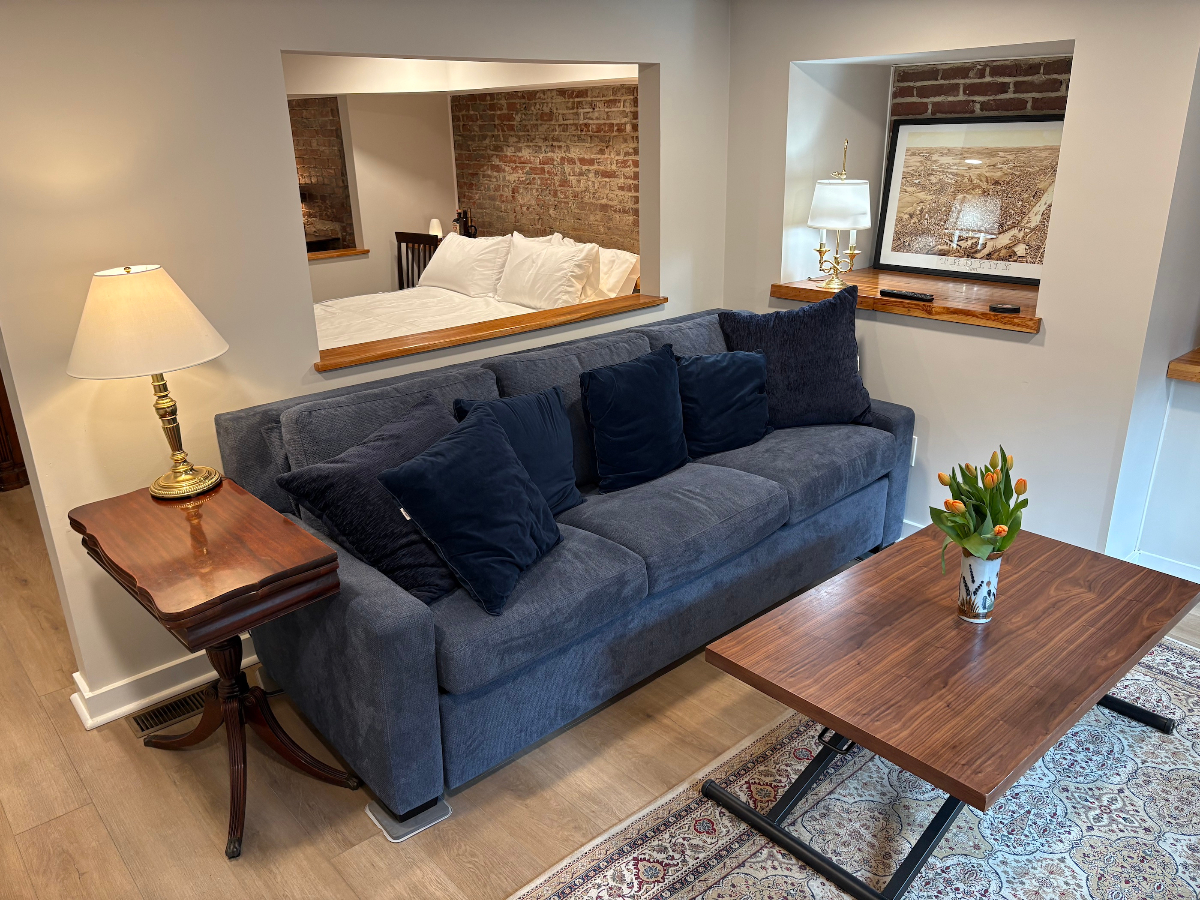 Professional Mid-term Housing Troy, NY - Photo 9