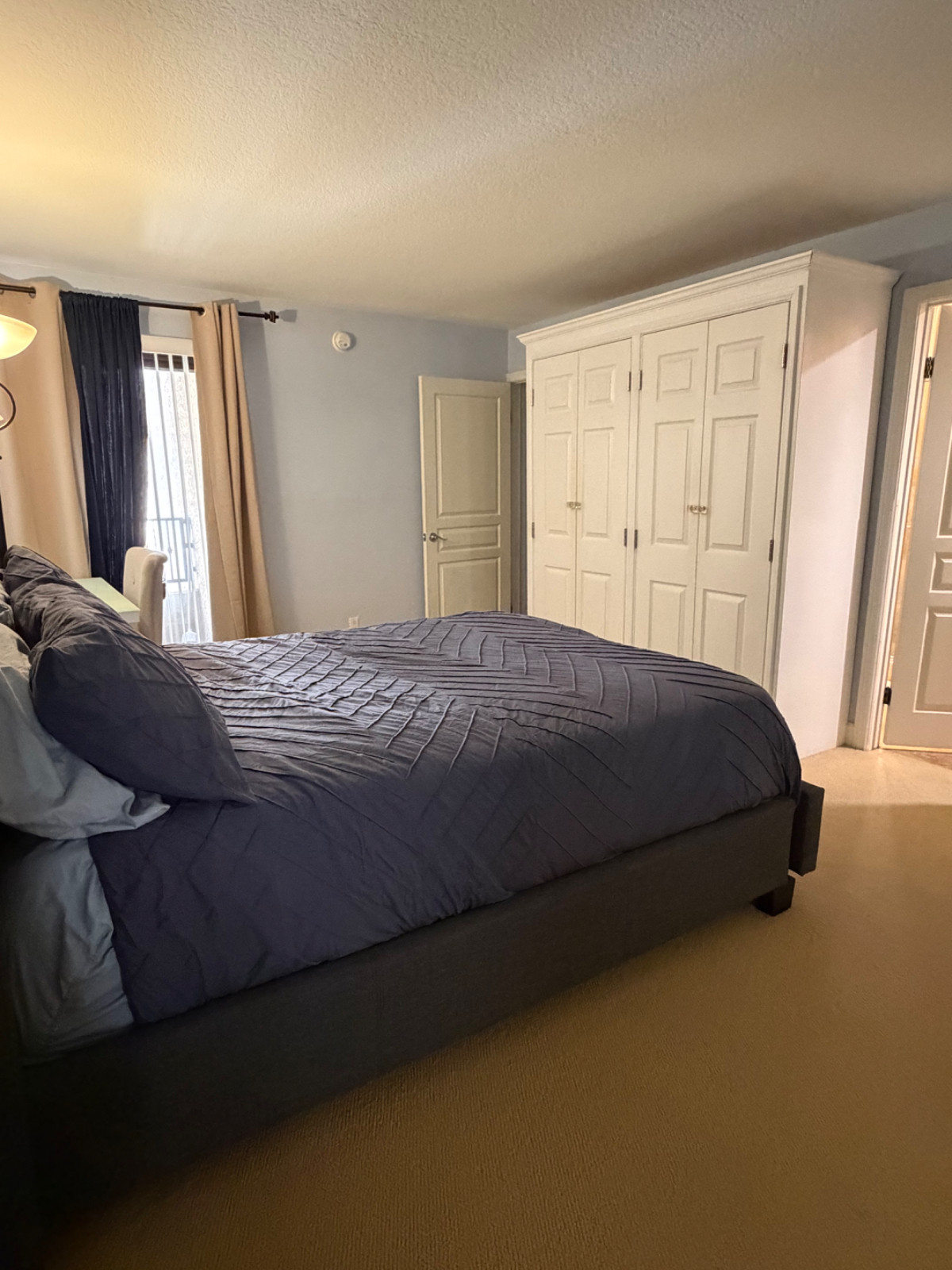 1.5 mil From UCLA, Master Bedroom and Bath & Pt Time Roommate - Photo 1