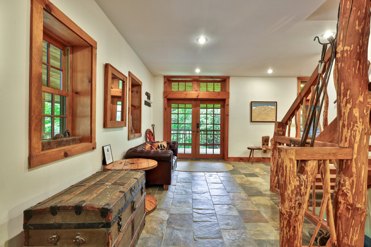 Bear Foot Lodge Spacious Vermont Mountain Chalet Near Killington Resort Riverside Farm - Photo 8