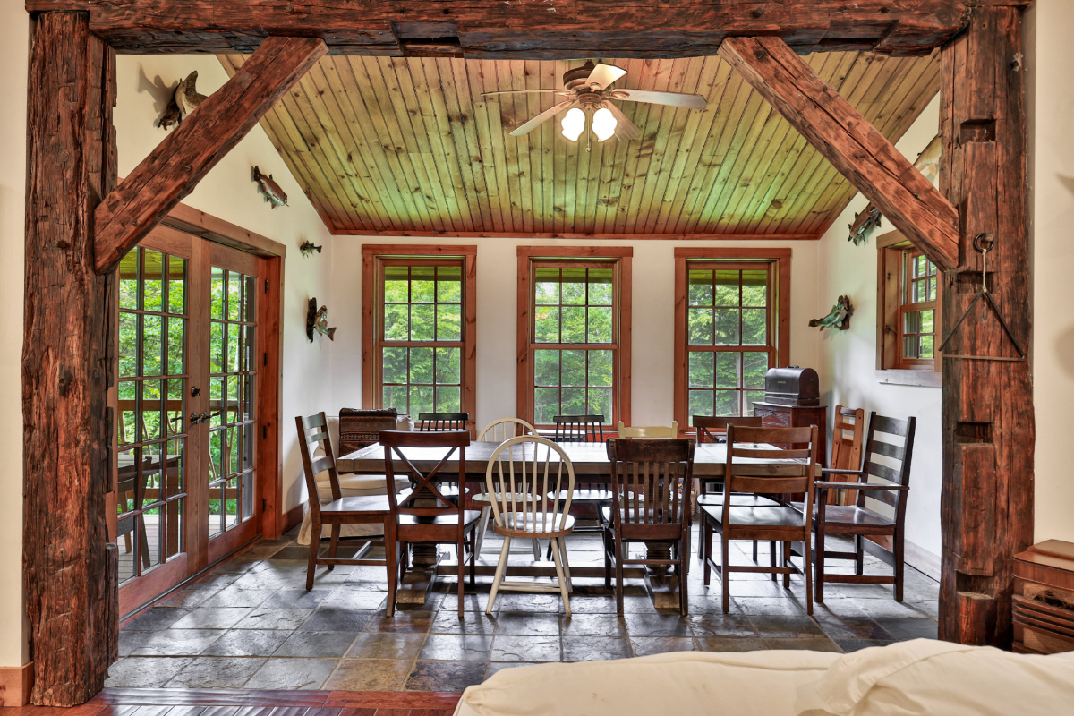 Bear Foot Lodge Spacious Vermont Mountain Chalet Near Killington Resort Riverside Farm - Photo 7