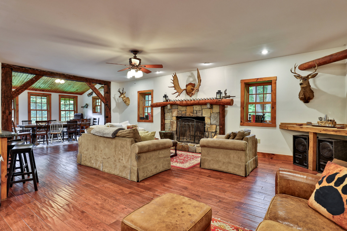 Bear Foot Lodge Spacious Vermont Mountain Chalet Near Killington Resort Riverside Farm - Photo 1
