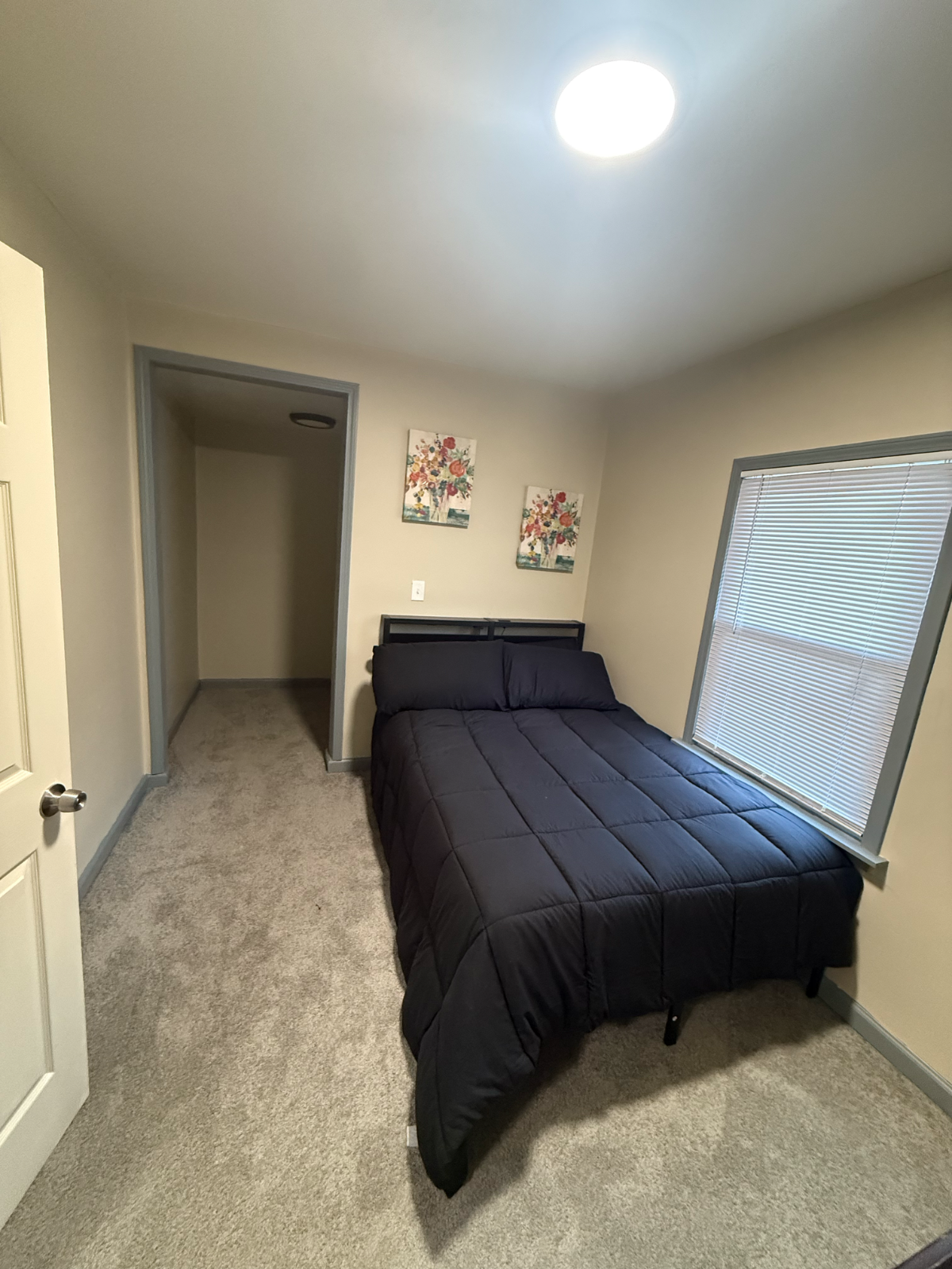 Clean, Cozy, & Convenient - Photo 4