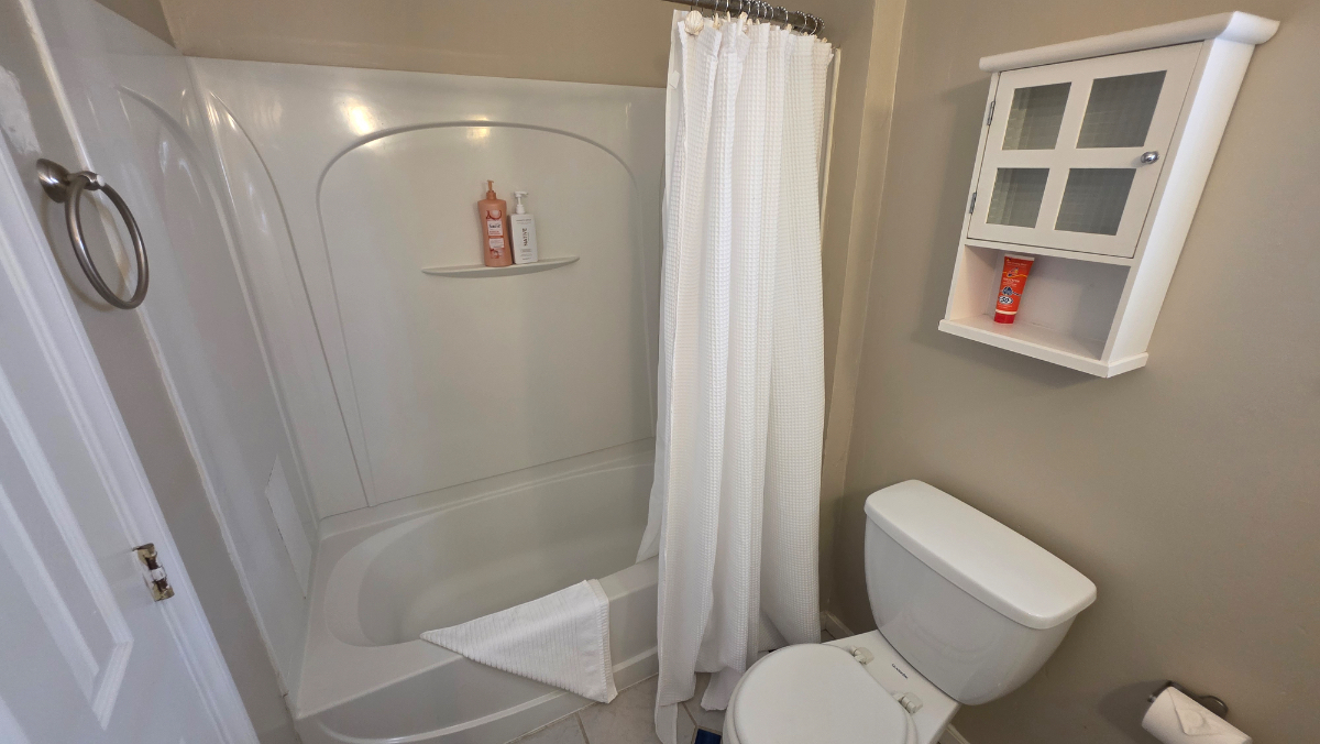 Relaxed Ocean Beach Living with Private Comforts and Endless Local Attractions - Photo 5