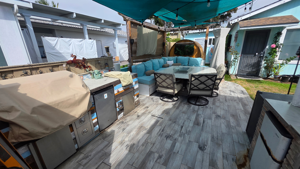 Relaxed Ocean Beach Living with Private Comforts and Endless Local Attractions - Photo 2