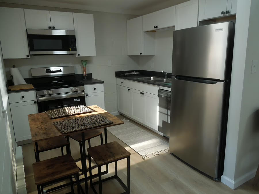 Beautiful FURNISHED studio apartment (Apt 3) - Photo 4