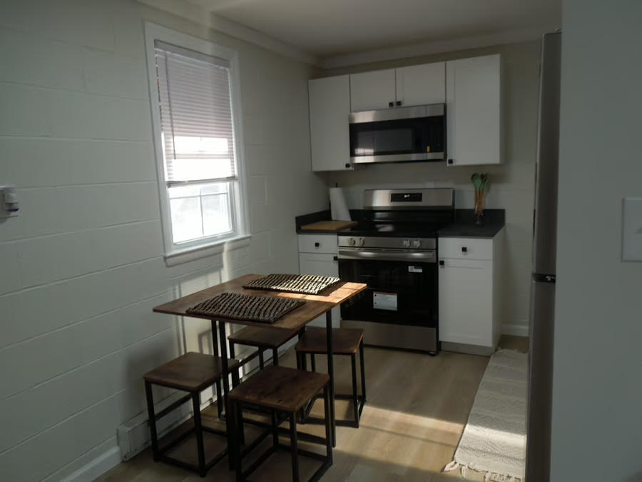 Beautiful FURNISHED studio apartment (Apt 3) - Photo 5