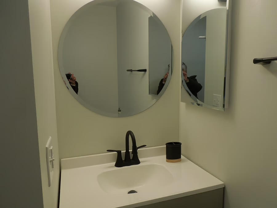 Beautiful FURNISHED studio apartment (Apt 3) - Photo 11
