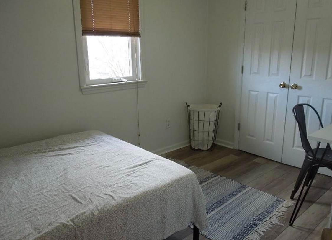 Beautiful FURNISHED studio apartment (Apt 3) - Photo 2