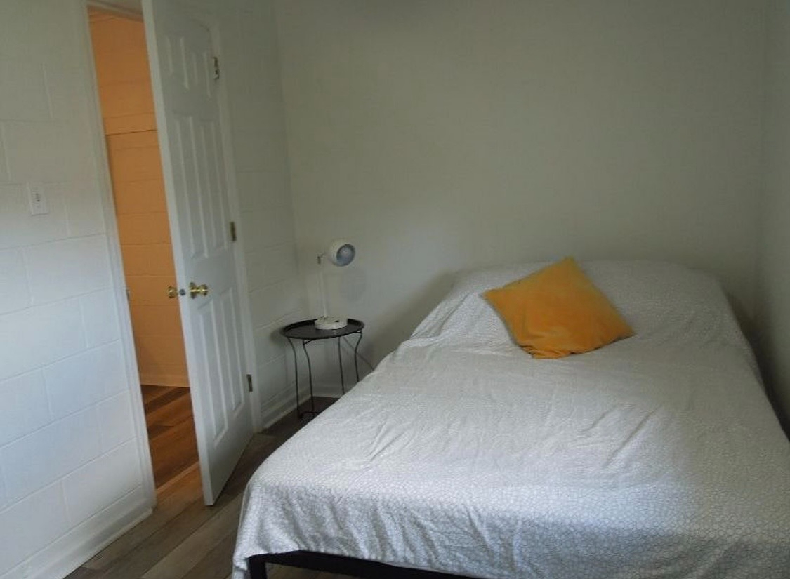 Beautiful FURNISHED studio apartment (Apt 3) - Photo 4