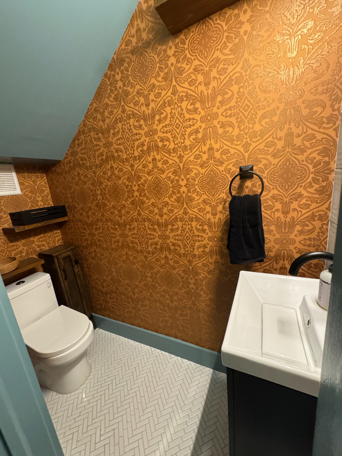 Designer-Furnished 2-Story Rowhouse / Walk to Whole Foods & U Street - Photo 6
