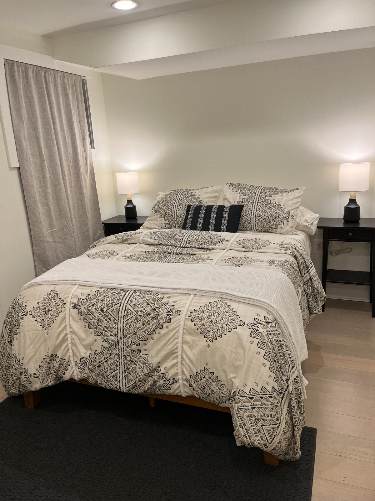 Easy city living! Comfortable, contemporary and quiet in a convenient Uptown neighborhood - Photo 10