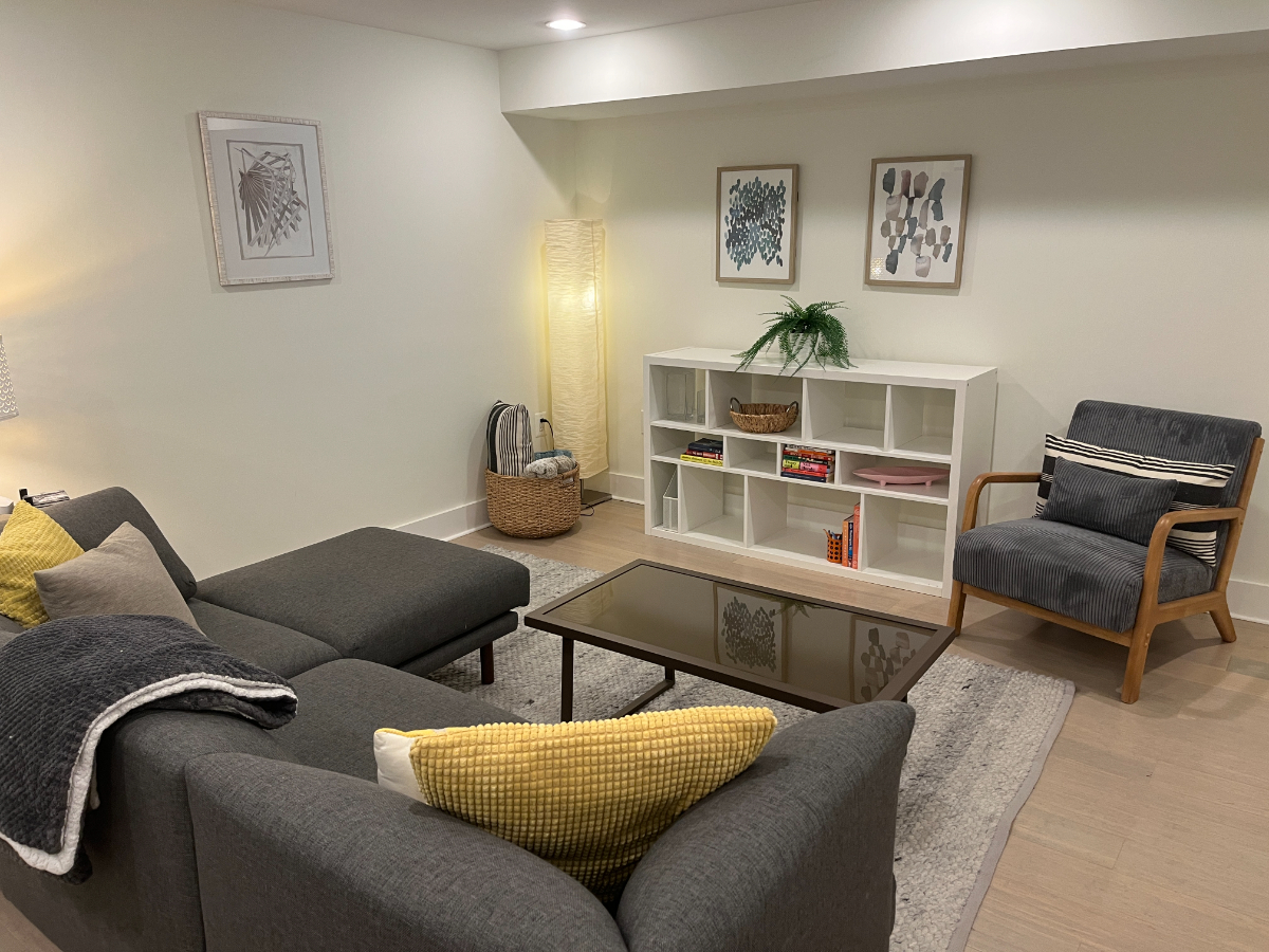 Easy city living! Comfortable, contemporary and quiet in a convenient Uptown neighborhood - Photo 4