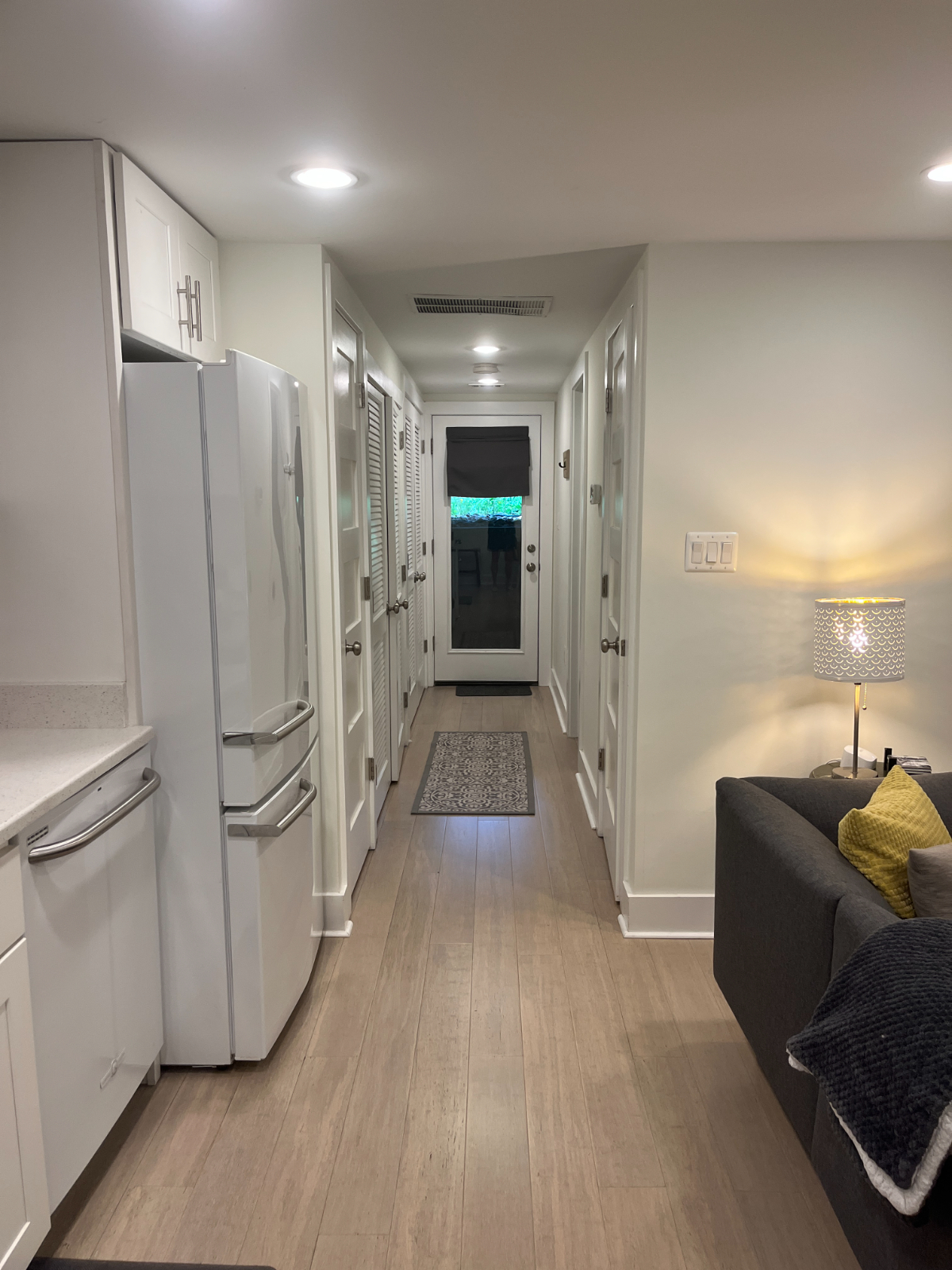 Easy city living! Comfortable, contemporary and quiet in a convenient Uptown neighborhood - Photo 9