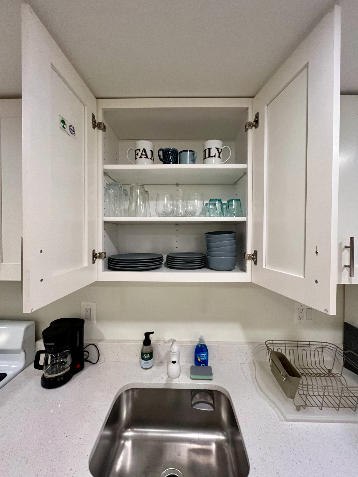 Easy city living! Comfortable, contemporary and quiet in a convenient Uptown neighborhood - Photo 7