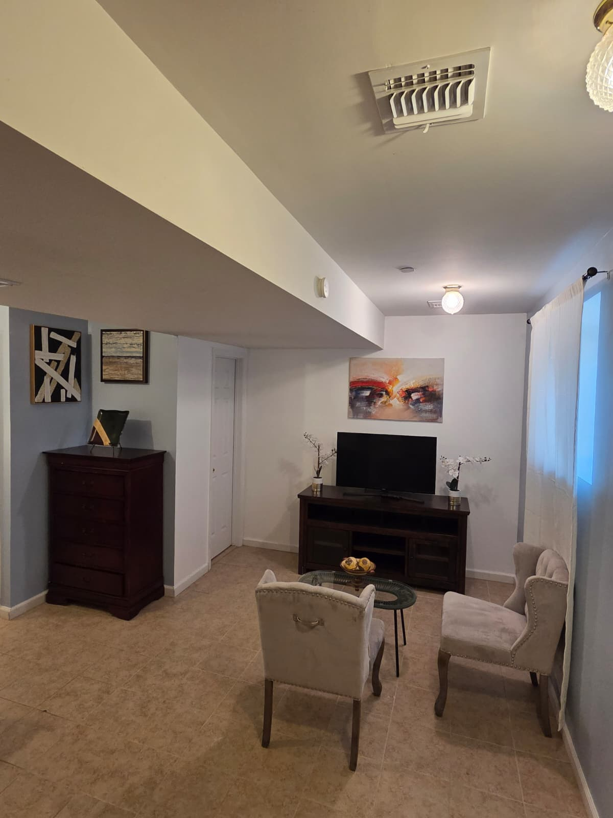 Bright & Private Studio Apartment - Perfect for Travel Professionals - Photo 1